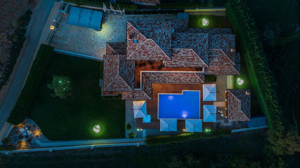 Strpacici Villa | Luxuzna Villa Carolus s grijanim bazenom