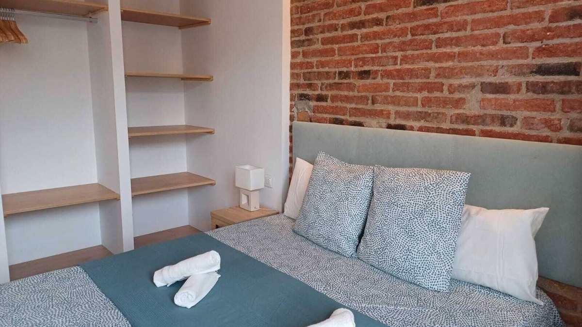 Poblenou Apartment | LV 22 Apartment near Barcelona beach - 2 bedrooms with double bed