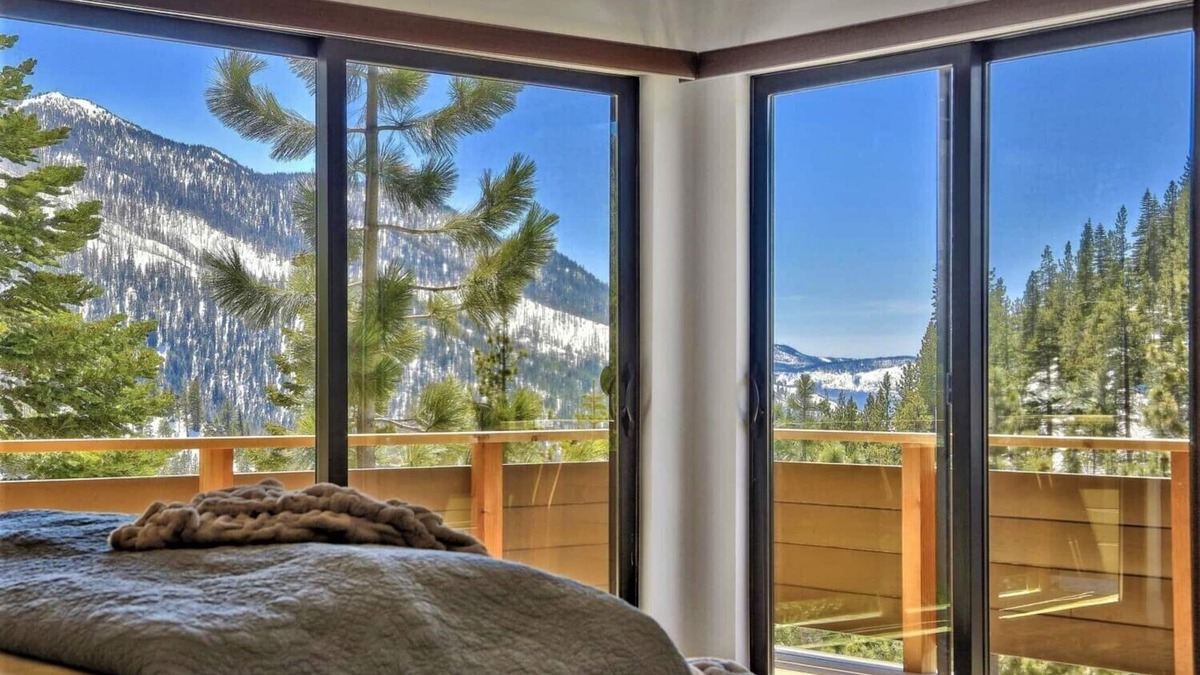 Upper Kingsbury House | Lx40 Tahoe Mountain view new build