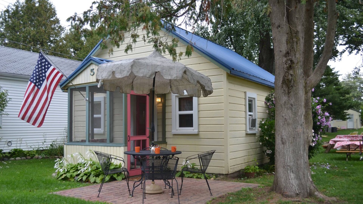 Port Austin Cottage | LYC Cottage #5