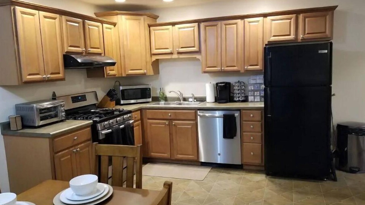 Bourbonnais House | Lyle and Taylor present-Spacious Private Apt