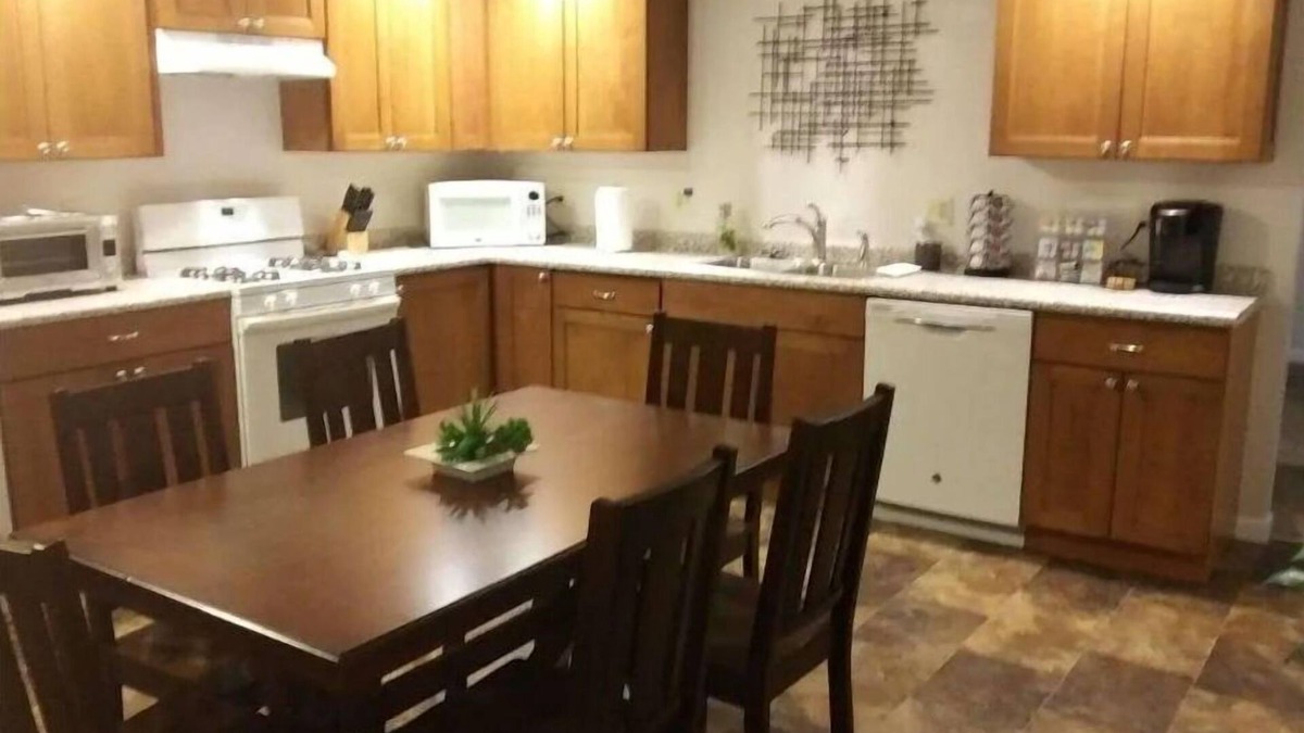Bourbonnais House | Lyle &Taylor Present -Slice of Home on the Road