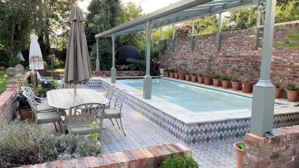 Huyton House | Lyndhurst - Victorian villa with heated pool