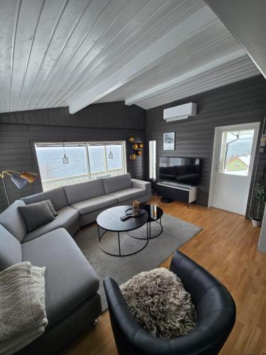 Lyngen House | Lyngenfjord view