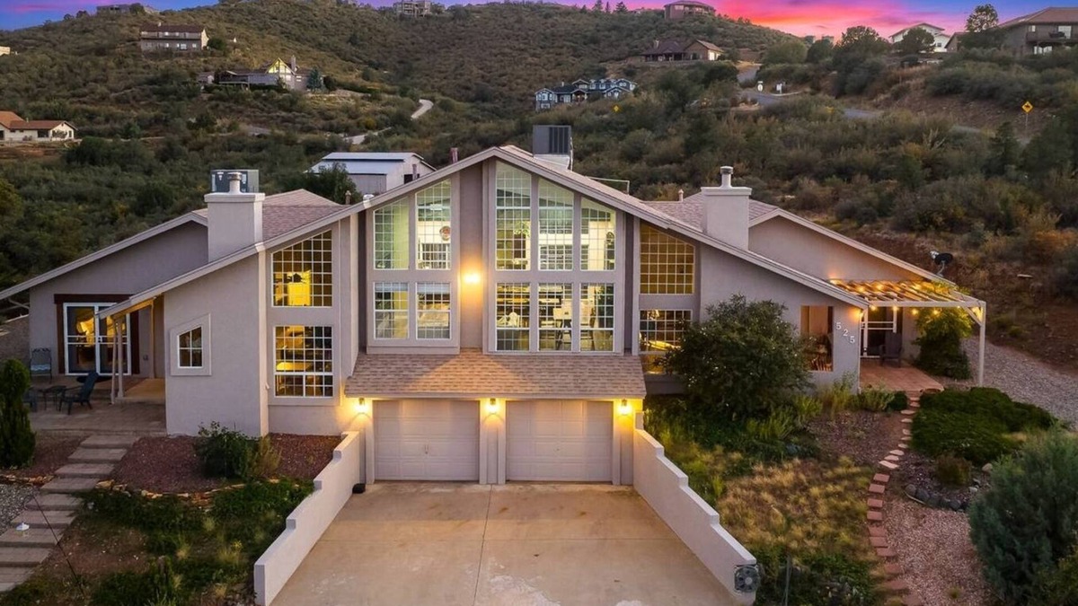 Lynx Mountain View Estates House | Lynx Lake Luxe Vacation Rental Wrapped in Modern Elegance | 6-BR House , Prescott | Sleeps 22 Hot Tub Game Rm EV Charger Horse Stalls