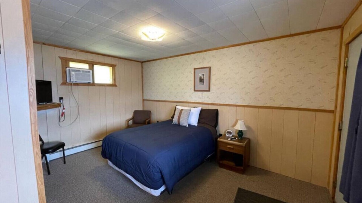 Onaway Cabin | Lyons in Onaway - 1 Full Bed - Room 10 - Sleeps 2