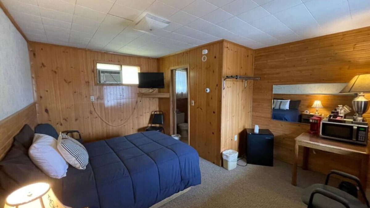 Onaway Cabin | Lyons in Onaway - 1 Full Bed - Room 5 - Sleeps 2