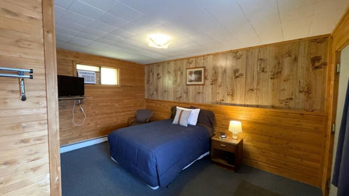 Onaway Cabin | Lyons in Onaway - 1 Full Bed - Room 8 - Sleeps 2