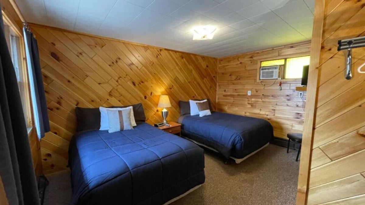 Onaway Cabin | Lyons in Onaway - 2 Full Beds - Room 7 - Sleeps 4