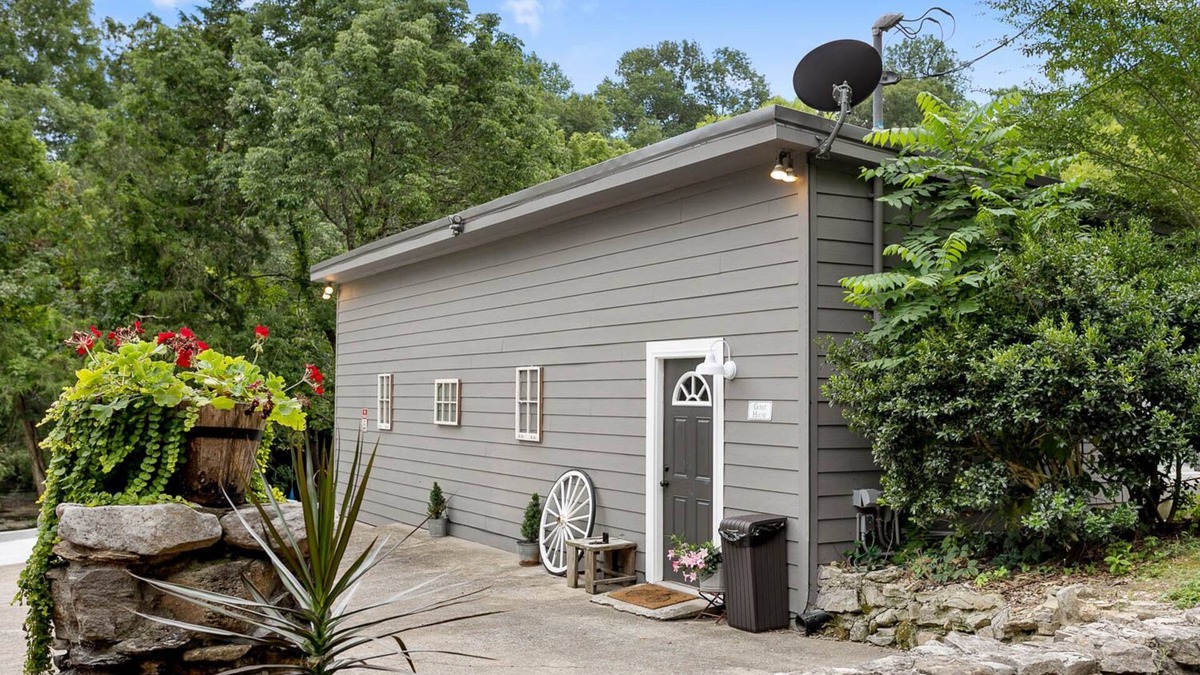 Kedron House | Lyric Guesthouse at GratiDude Ranch - Creekside in Leiper's Fork