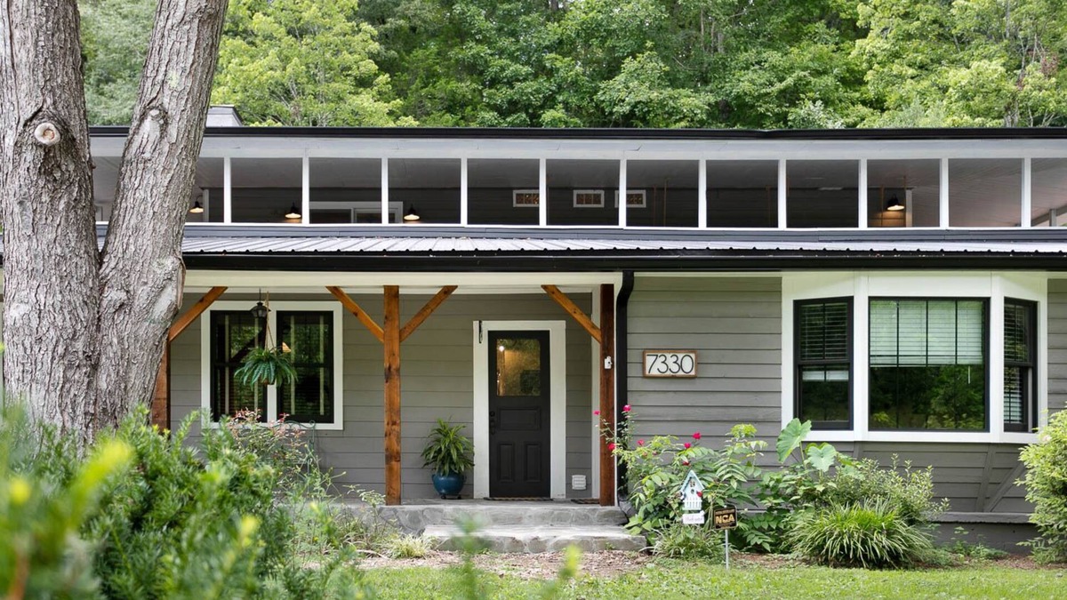 Kedron House | Lyric Retreat at GratiDude Ranch - Sleeps 23 with Pool in Leiper's Fork