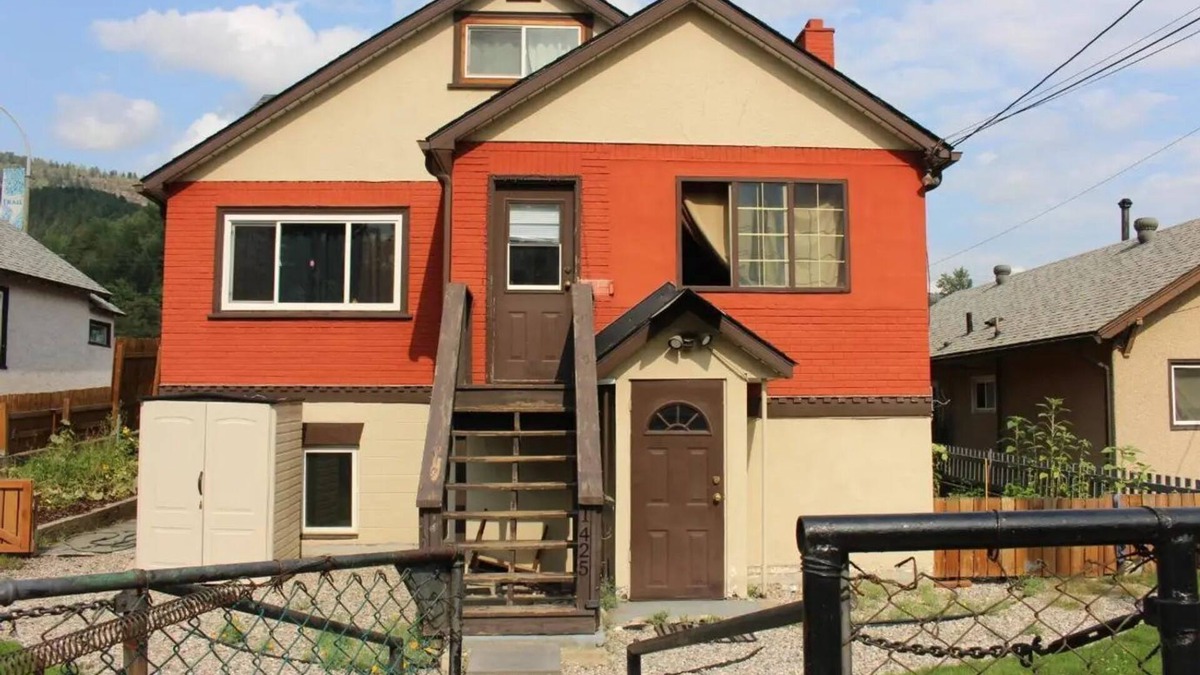 Trail House | Lyxury Spacious, center of town, rooms in big house both private and shared