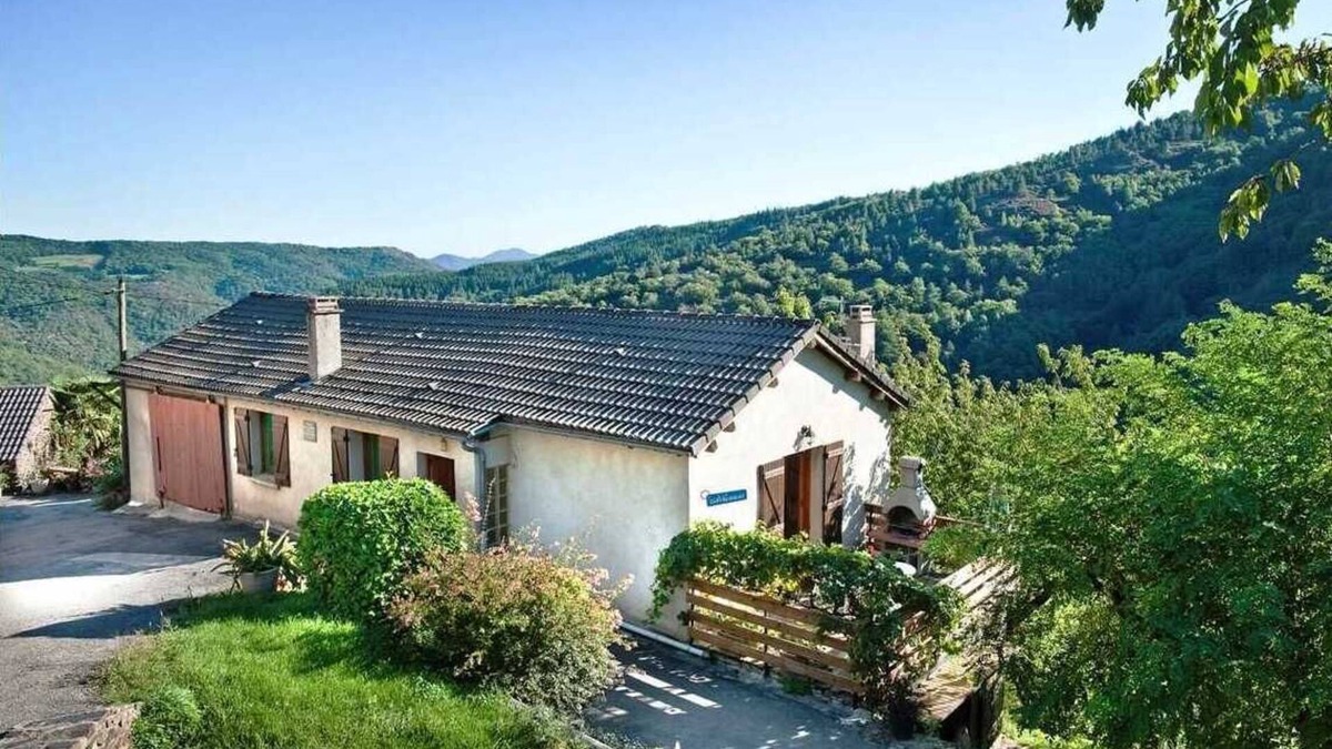 Saint-Andre-de-Lancize House | Lzm220 - Clévacances 2 Clés 6 Pers à Saint André de Lancize