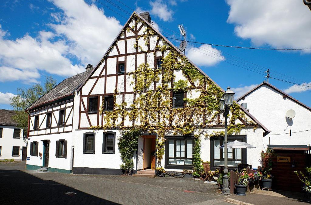 Manderscheid House | Mählich Haus