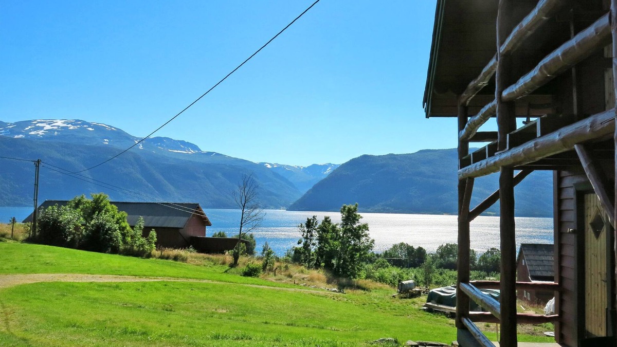 Balestrand House | Målsnes by Interhome