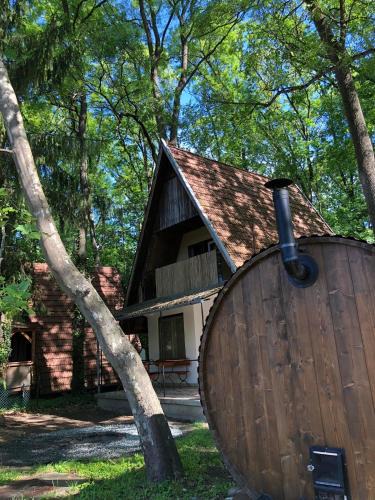 Szanazug House | Mókus Vendégház