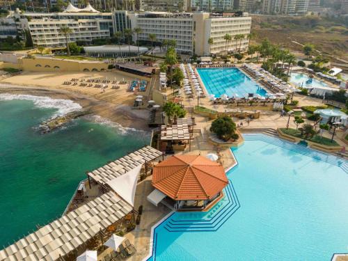Raouche Resort | Mövenpick Hotel Beirut