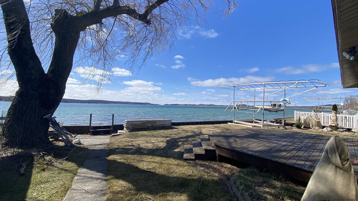 Onekama House | M-22 Lakefront Property in Onekama with amazing Sunsets!