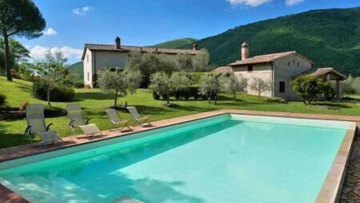 Montelaguardia Villa | M&M HOLIDAY HOUSE "CASALE NEL CUORE VERDE D'ITALIA"
