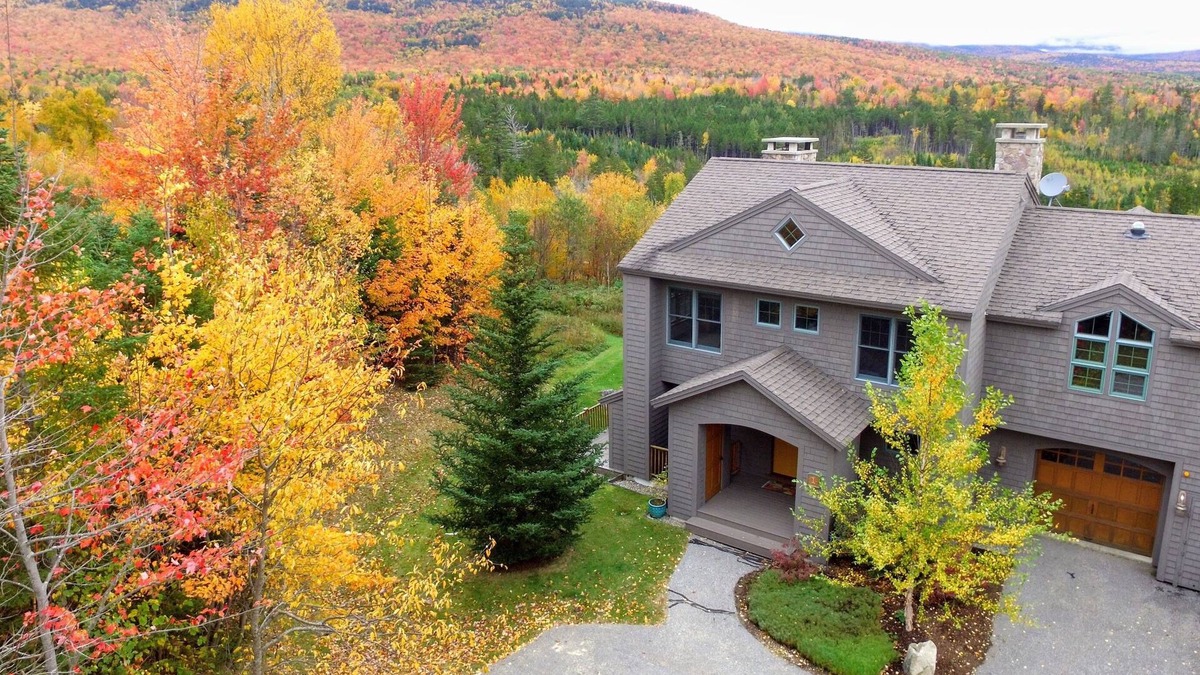 Bretton Woods House | M1 Luxury home, walk to Mount Washington Hotel! AC, heated floor, stunning views. POOL/GYM!