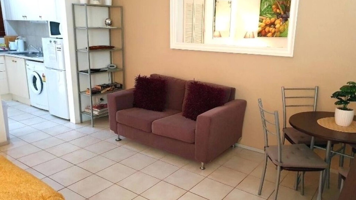 West Perth Apartment | M104 200m walk to the CBD Within the free CAT and Transit Zone City Location