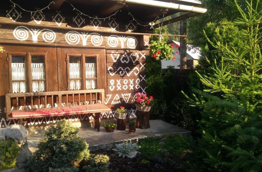 Cicmany House | Maľovaná drevenička v Čičmanoch