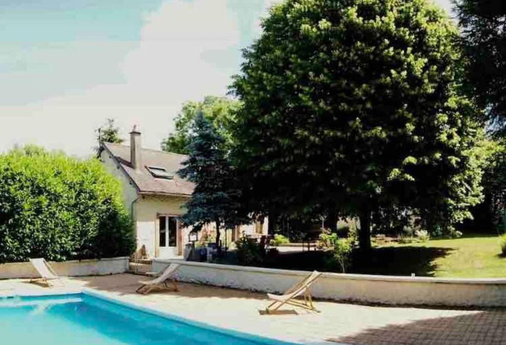 Saint-Nicolas-des-Laitiers House | Ma Maison D'Artistes