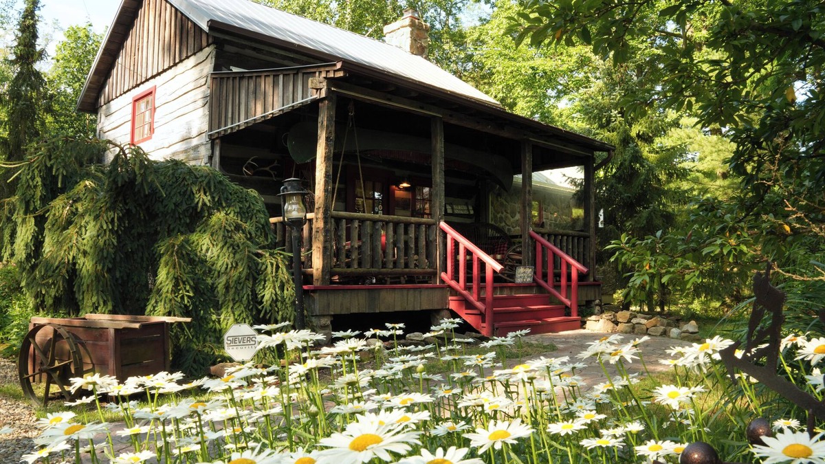 Burton Cabin | Ma & Pa's "Wild at Heart" Cabin Outdoor Bath Trail Firepit Parks & Wineries