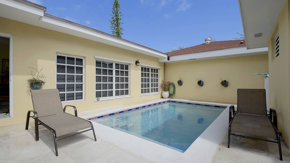 Paradise Island Villa | Ma's Hideaway paradise