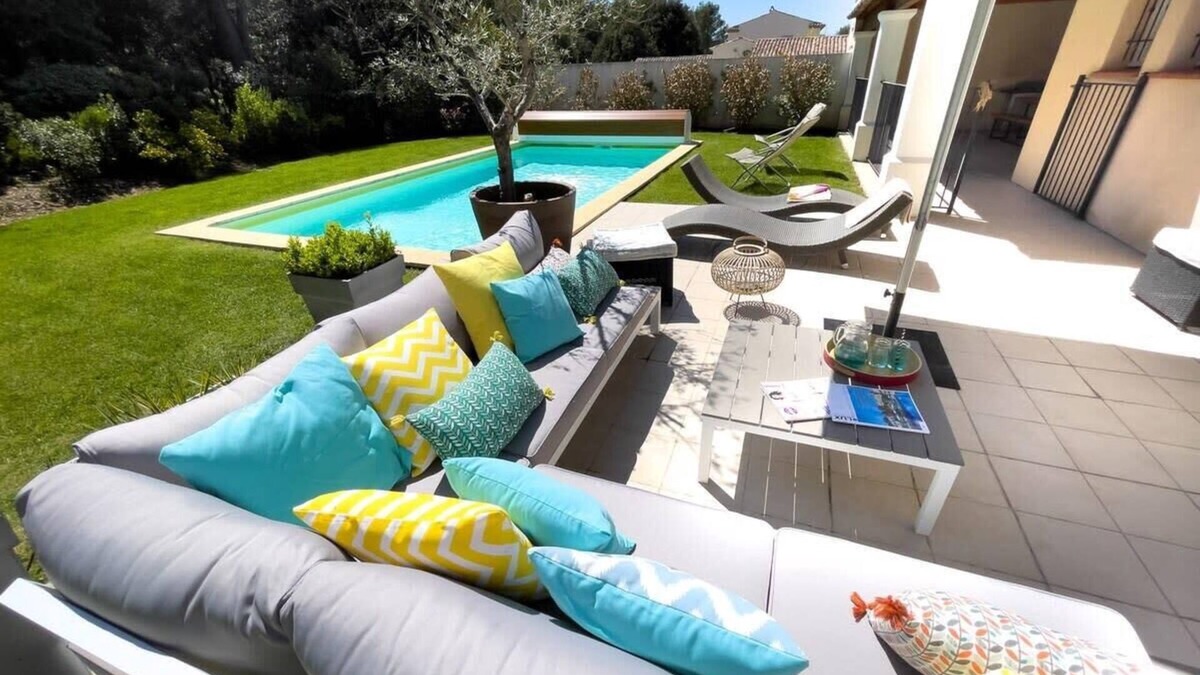 Mallemort Villa | Ma villa en Provence luxury villa with swimming pool, Domaine de Pont-Royal