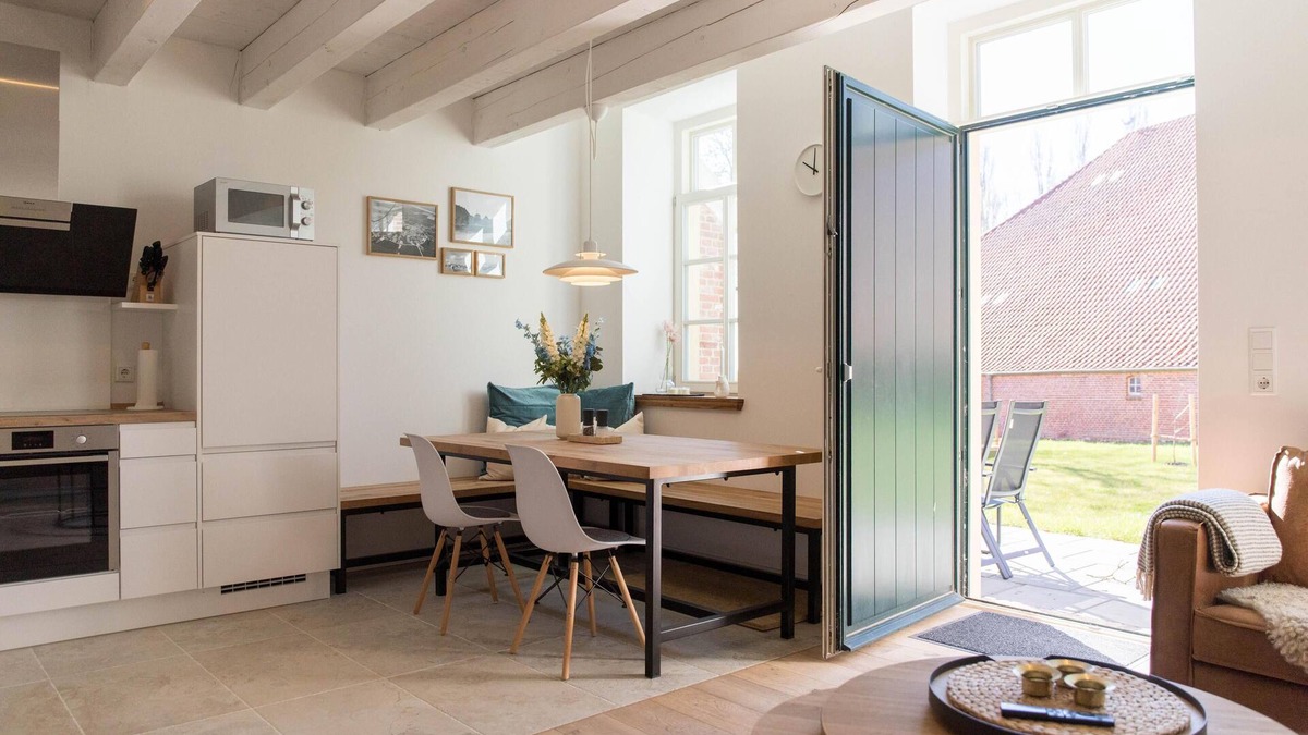 Krummhoern Apartment | "Maartje" Cozy & modern with sun terrace in Rysum