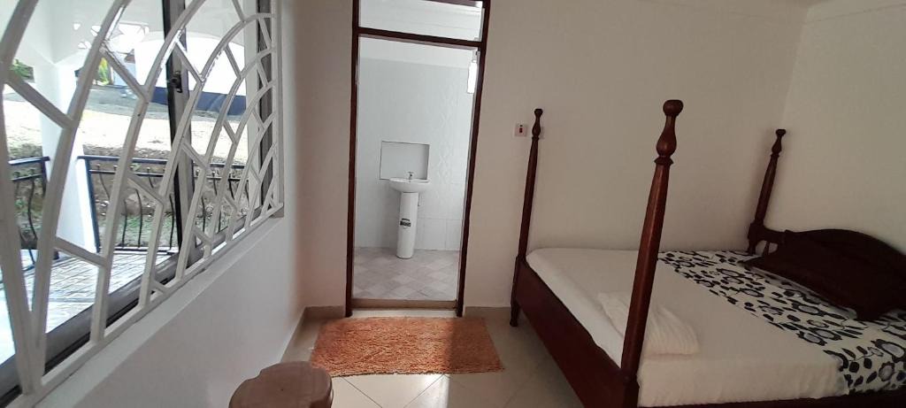 Fort Portal House | Maasai Villa Backpackers Home