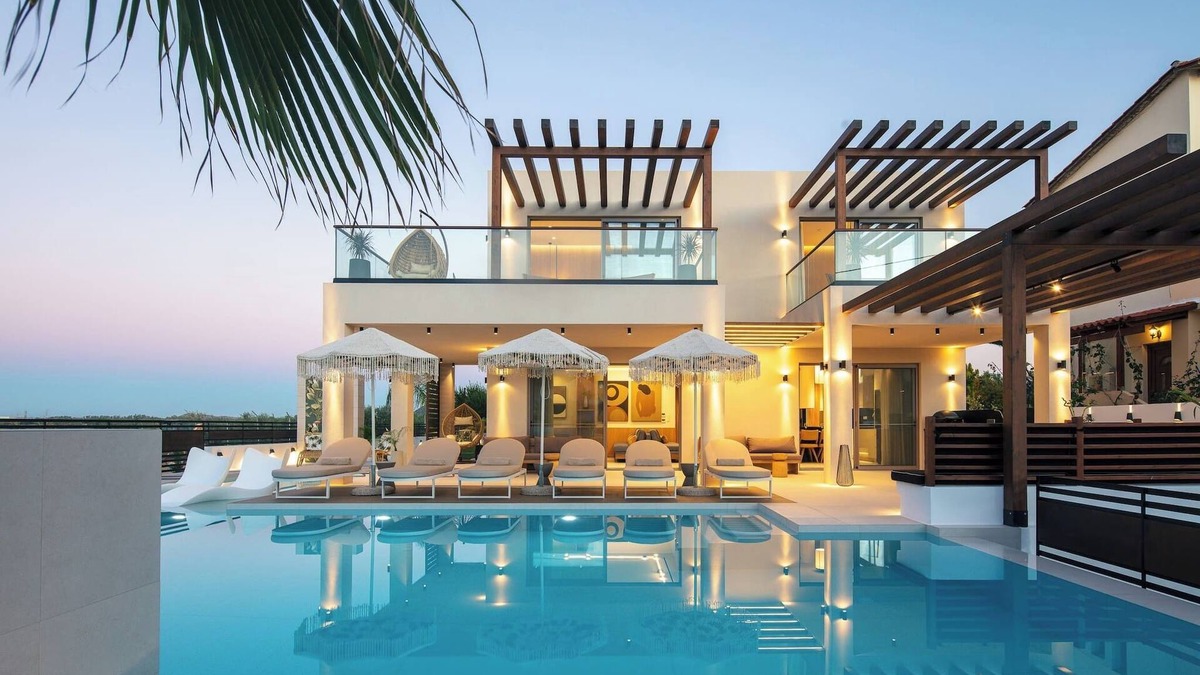 Skaleta Villa | Macaw Residence, indulge yourself in rare luxury, daily housekeeping included!