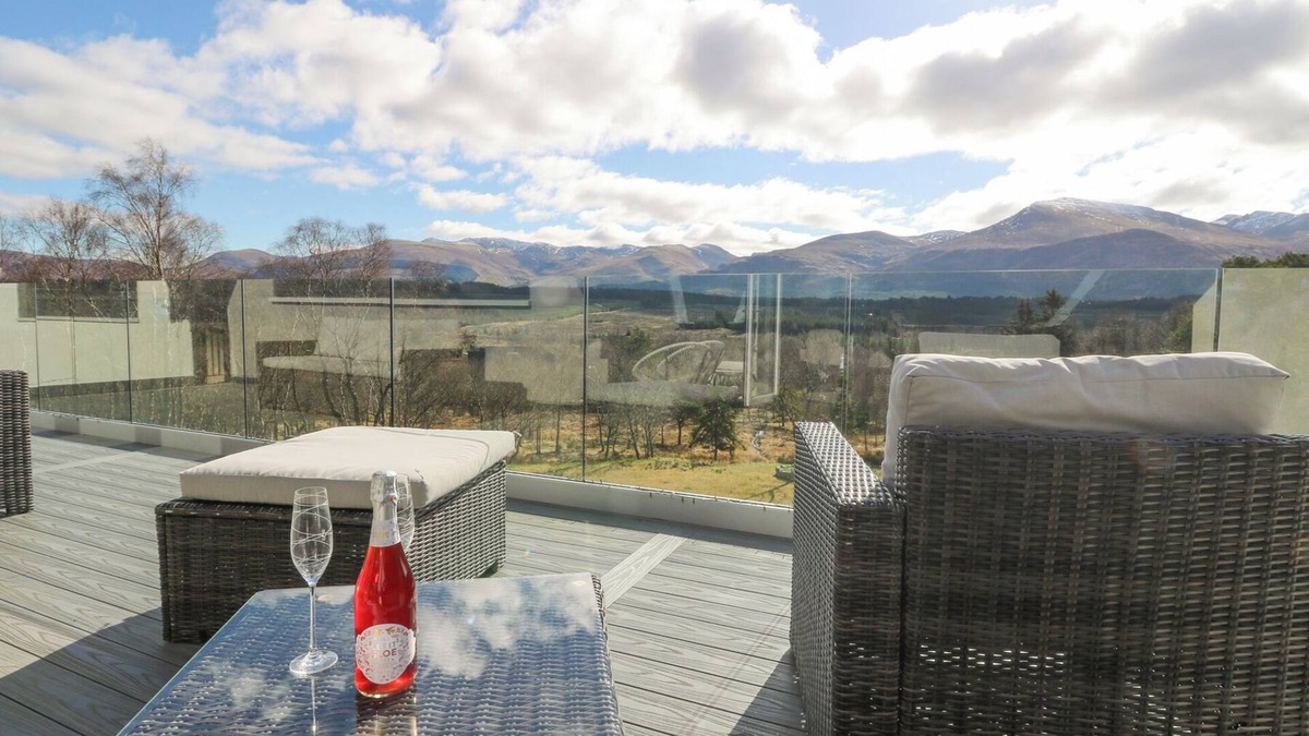 Spean Bridge Cottage | MACGREGOR RANCH, family friendly, with hot tub in Spean Bridge