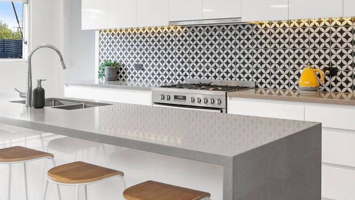 Safety Beach House | Macks Family Hideout