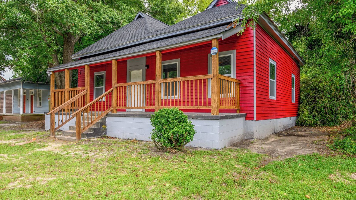 Macon Cottage | Macon Cottage w/Porch - 2 Mi to Downtown!