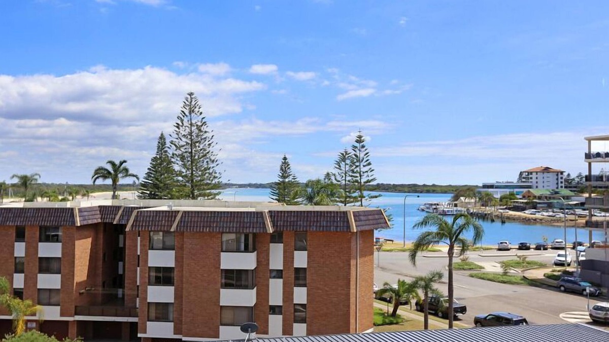 Port Macquarie Apartment | MACQUARIE TOWERS 16 - Nice Stroll to Town