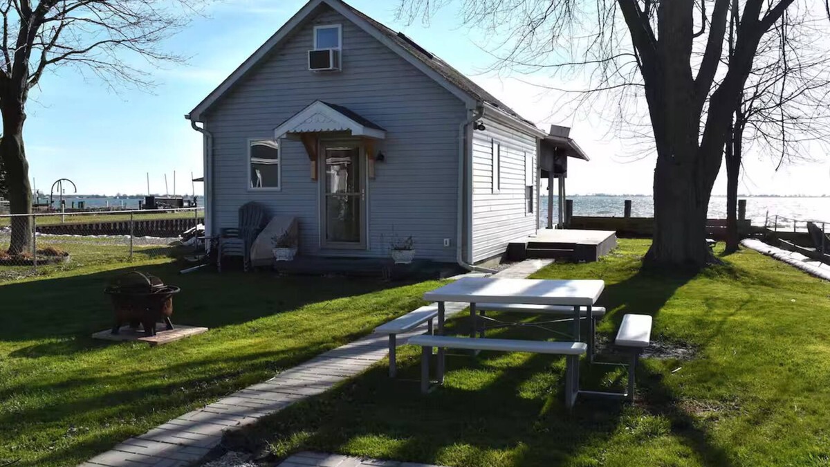 Fair Haven House | Macs Lake Escape, 2 waterfront homes with 2 boat wells. Lakefront relaxation!