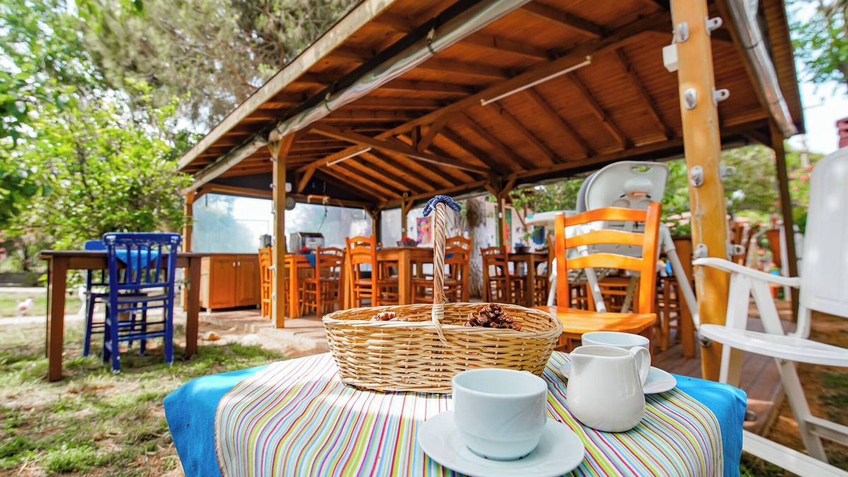 Bozcaada Hotel | MADAM AFRODİT KONUKEVİ