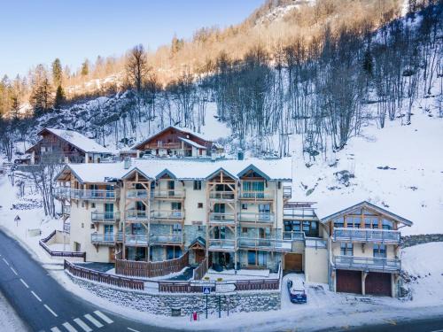 La Celle-sous-Gouzon Ski Chalet | Madame Vacances Chalet Ponturin