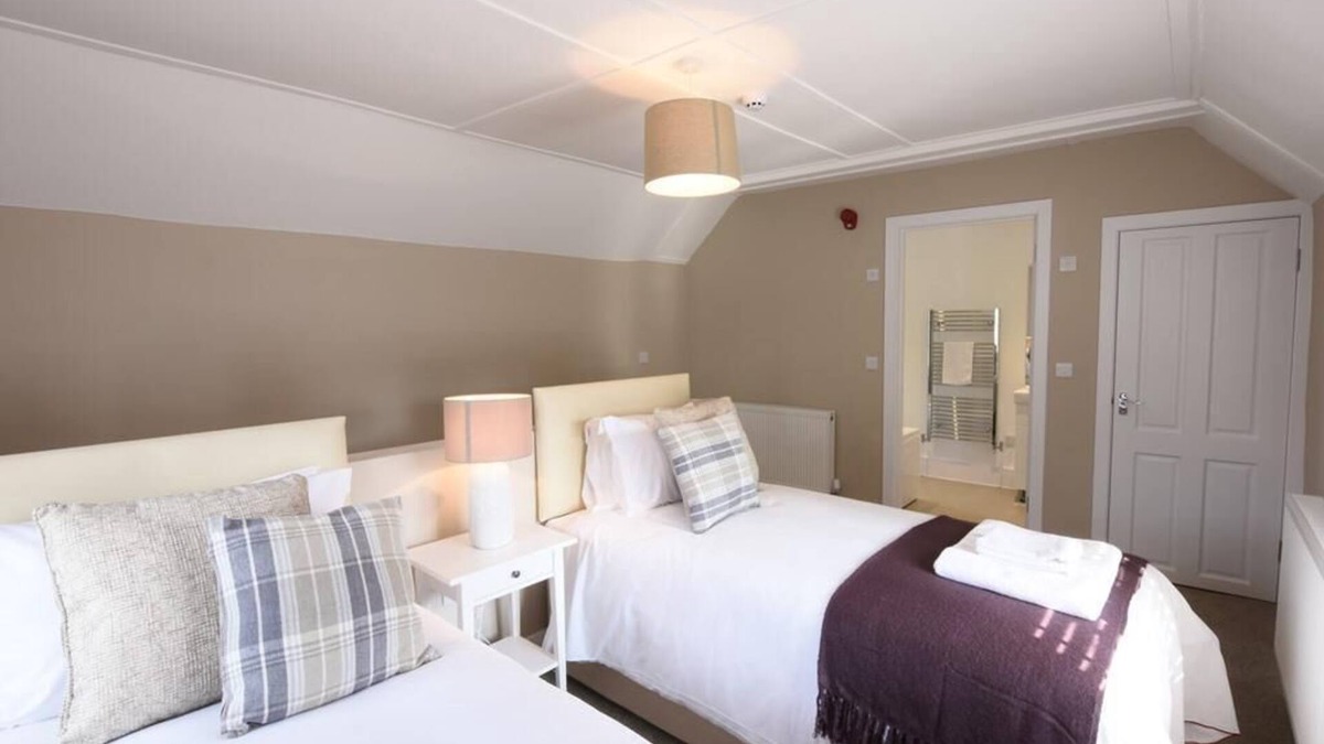 Charlton Apartment | Madgwick at Woodstock Suites