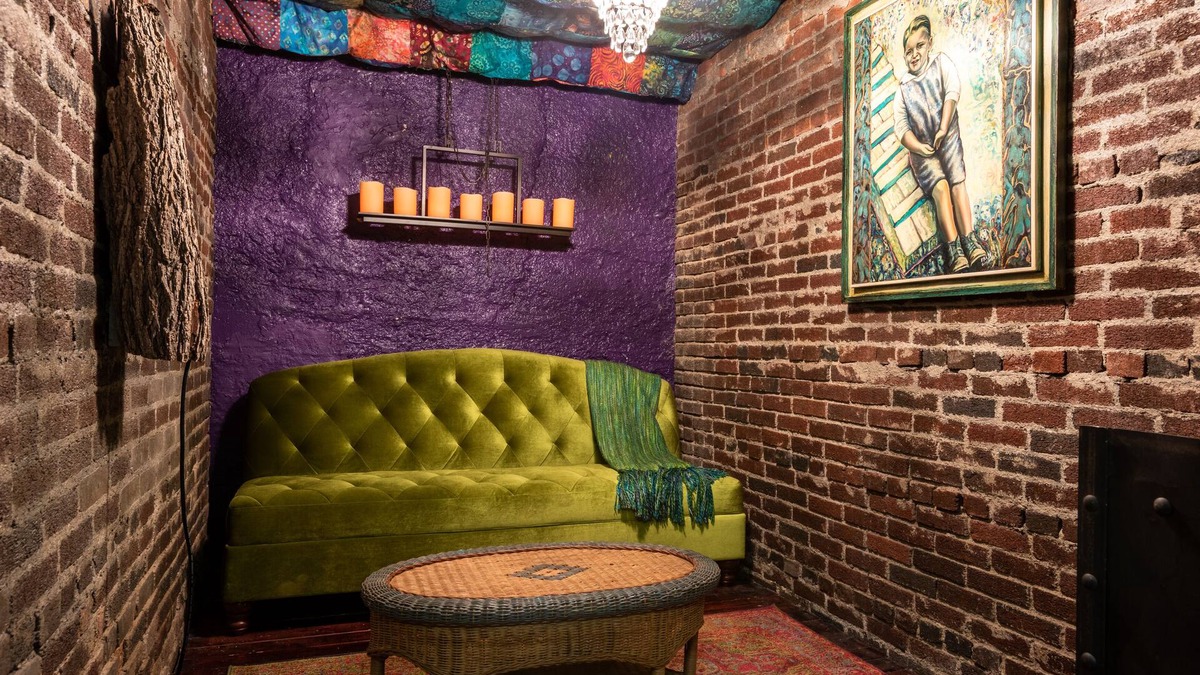 Hudson House | Madhatter Lounge in the cemetery Schoolhouse
