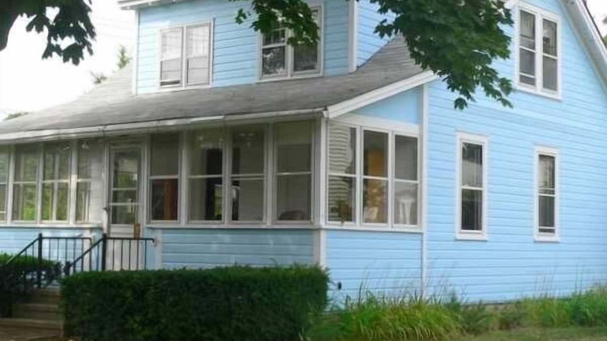 Madison House | Madison Beach House Just Steps To Private Beach On LI Sound At 7 Pent Rd