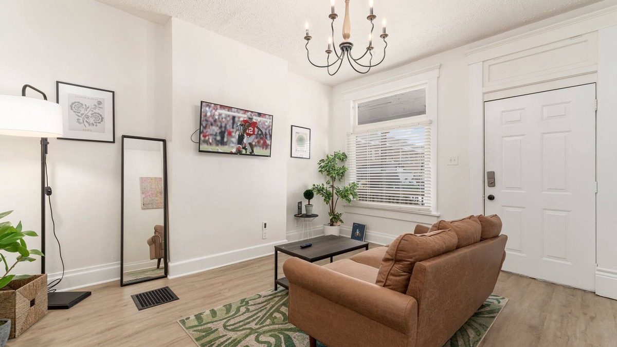 Olde Towne East Condo | Madison House- Updated 4 BR 2.5 BA