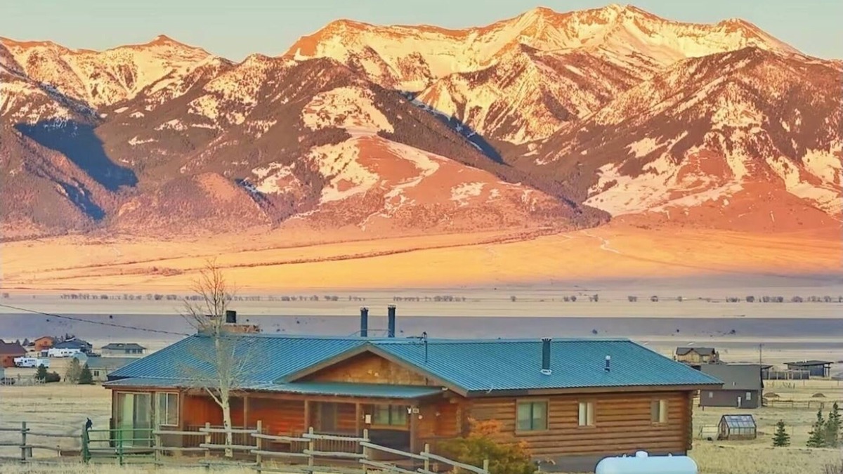 Shining Mountains House | Madison River Fly Fishing near Ennis, MT and 70 miles to Yellowstone NP