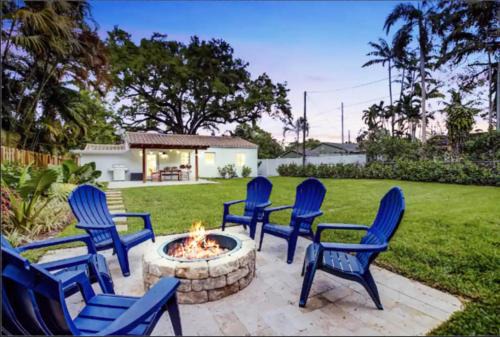 Citrus Isles House | Madrinas Cozy Three Bedroom One Bath with Spacious Backyard