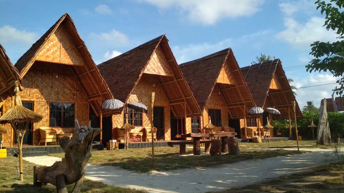 Bintan Bed & Breakfast | Madu Tiga Beach & Resort