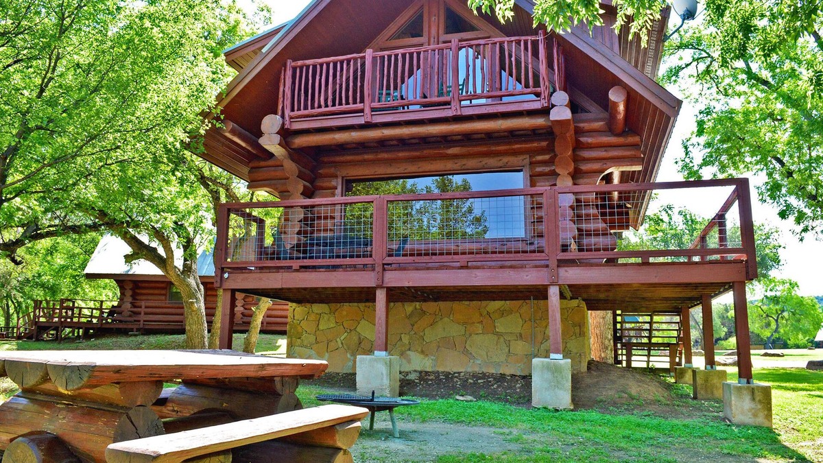Marble Falls Cabin | Maegan Breann: Cozy Retreat with Lakeside Views!