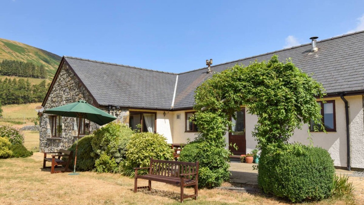 Tywyn Ski Chalet | Maes Mihangel in the beautiful Tywyn