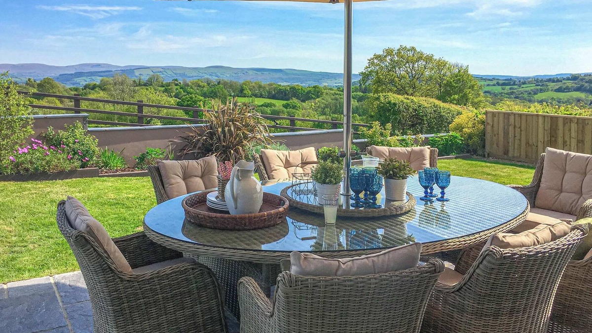 Llansadwrn Cottage | Maes Y Bryn Farmhouse